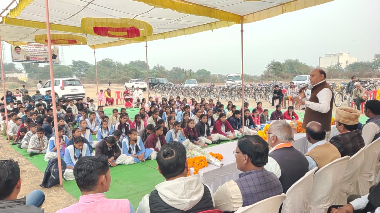 स्कूली शिक्षा में क्वालिटी एजुकेशन की दिशा में काम कर रही मध्यप्रदेश की डॉ.मोहन यादव सरकार: विधायक लारिया