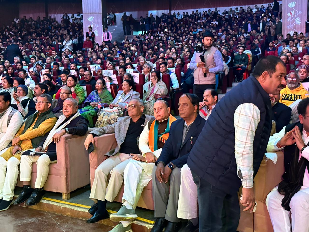 ग्वालियर में "एक शाम,अटलजी के नाम" कवि सम्मेलन में नरयावली विधायक लारिया शामिल हुए सागर