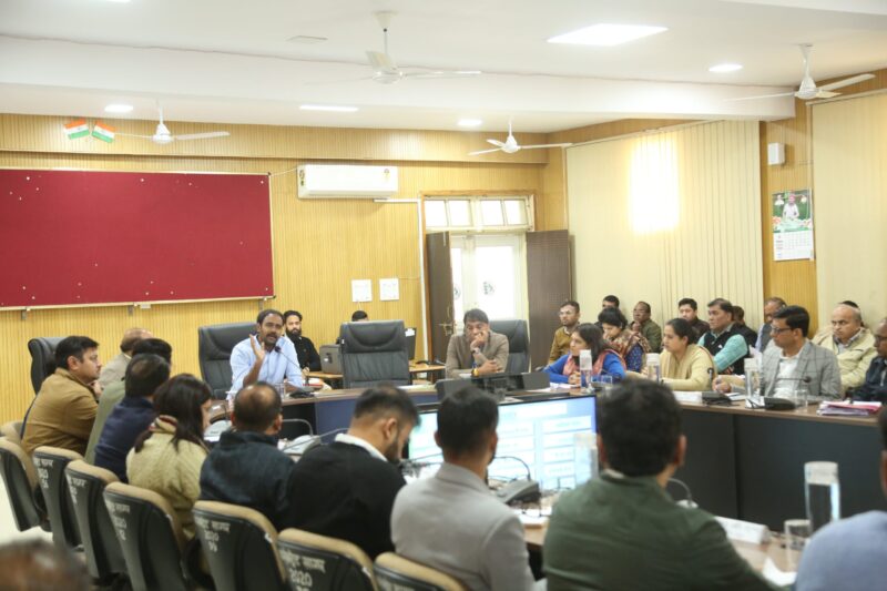 कलेक्टर का आदेश खुले नलकूप, बोरवेल, ट्यूबवेल को तत्काल चिन्हित कर बंद कराएं