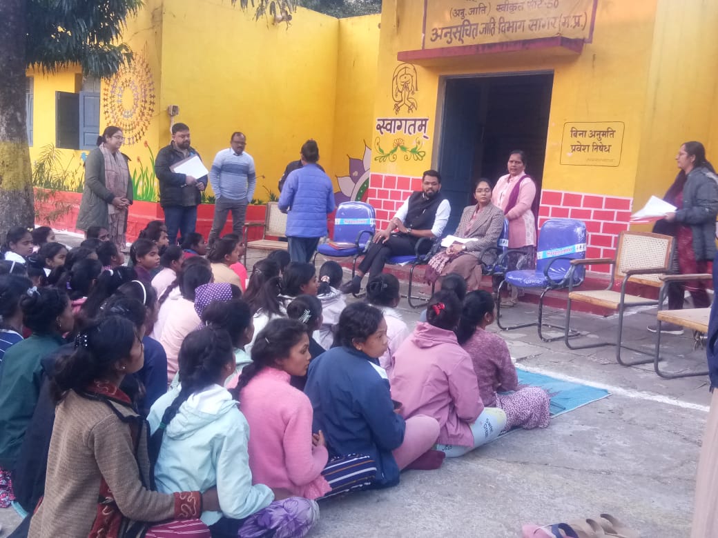 शासकीय पोस्ट मीट्रिक छात्रावास की सभी समस्याएं हल होगी: डिप्टी कलेक्टर डेहरिया 