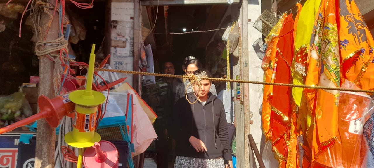 (Chinese Manjha) चाइनीज़ मांझे या डोर का विक्रय करने वालों पर कार्रवाई जारी Action continues against those selling Chinese manjha or string