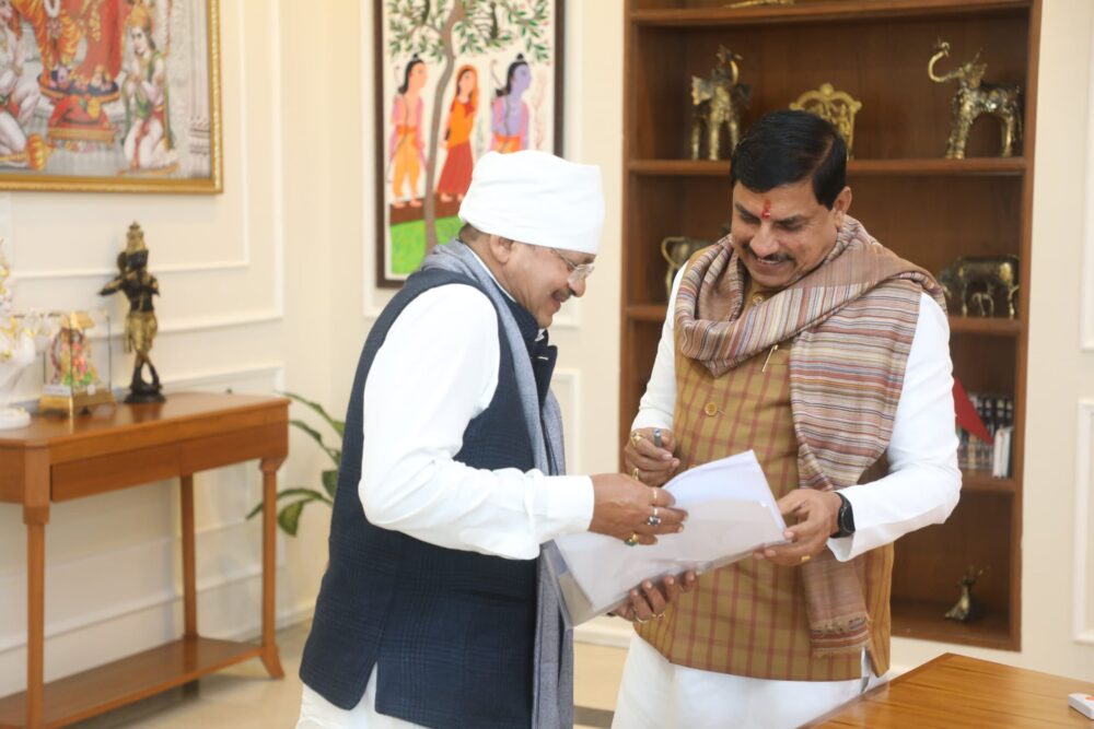विधायक शैलेंद्र जैन ने मुख्यमंत्री से मुलाकात कर उन्हें सागर के विकास से संबंधित मांग पत्र सौंपा