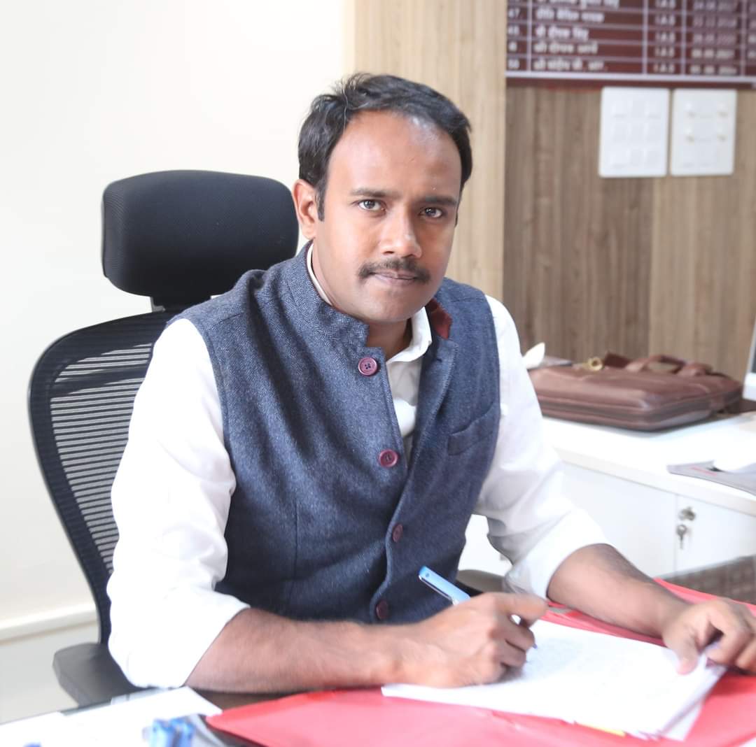 कार्यों का निराकरण समय सीमा में नहीं करने पर नायब तहसीलदार, मुख्य नगरपालिका अधिकारी सहित पंचायत सचिवों पर लगाया जुर्माना
