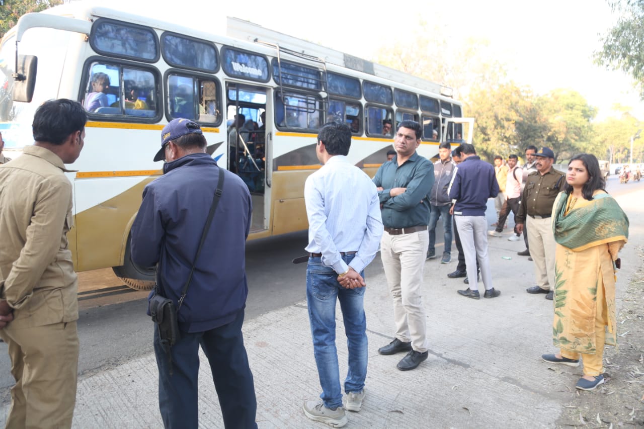 यात्री बसों की की गई चेकिंग, 40 बसों पर जुर्माने की कार्रवाई की गई