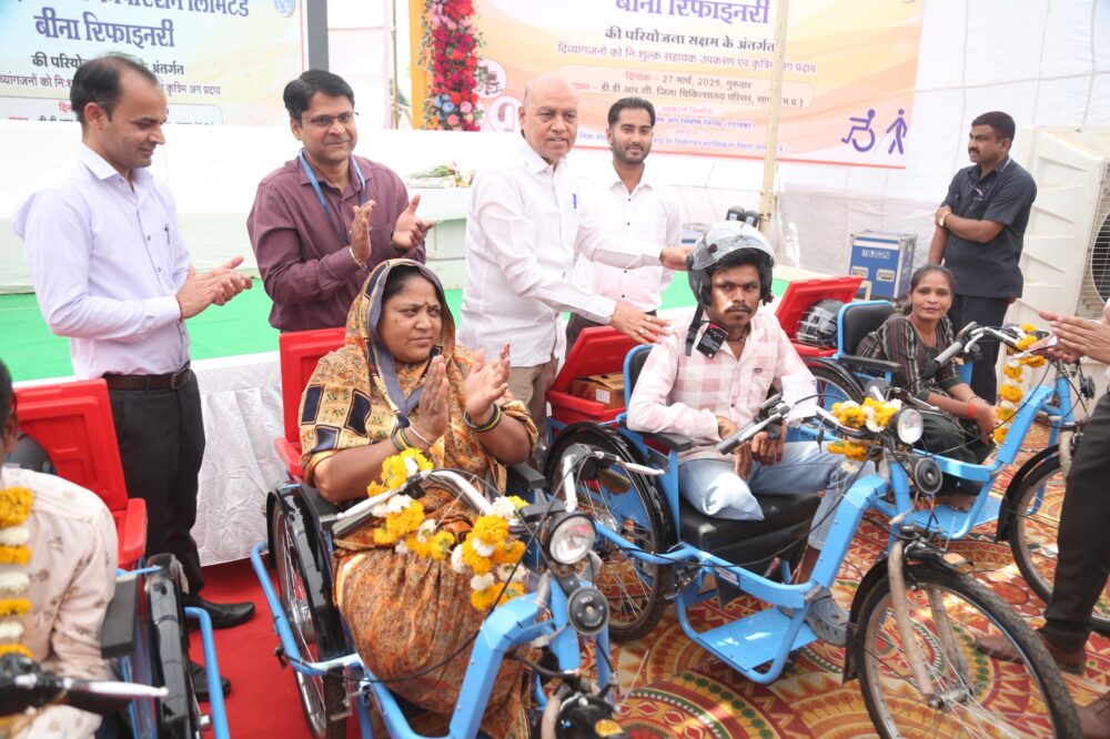 दिव्यांगजनों को समाज की मुख्य धारा में जोड़ने के लिए सरकार संकल्पित - विधायक श्री लारिया