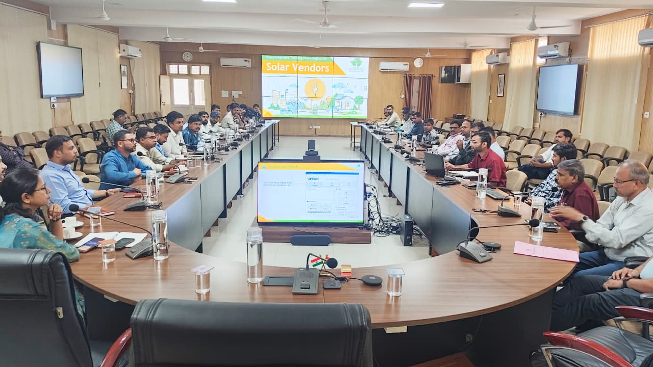 पीएम सूर्य घर मुफ्त बिजली योजना में तीन दर्जन से ज्यादा वेंडरों ने सीखा इंस्टालेशन