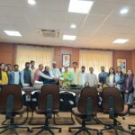 सर्वोच्च न्यायालय के न्यायमूर्ति ने इतिहास विभाग को सौंपे एक लाख रुपए